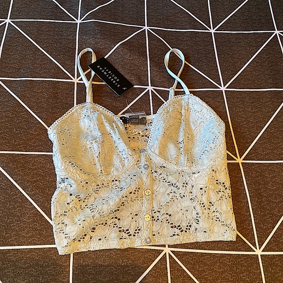 Laced crop top - Picture 1 of 2